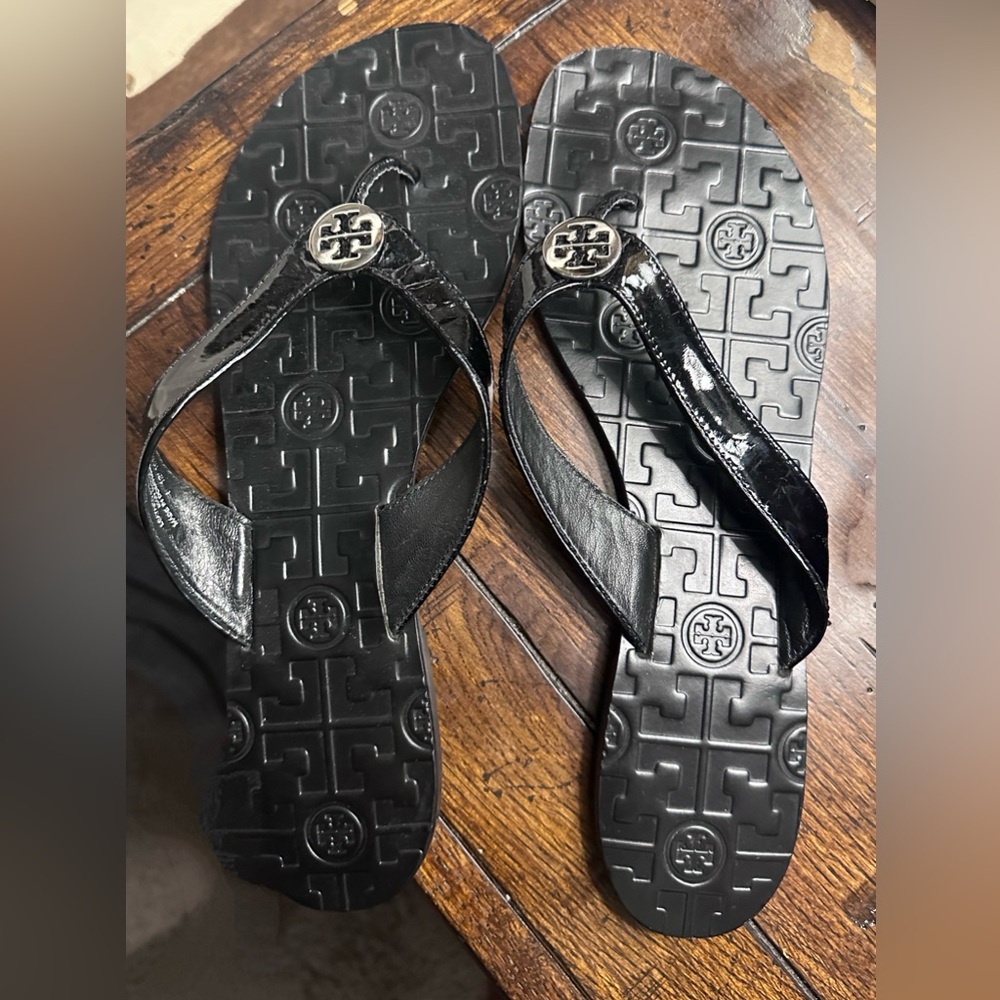 Tory Burch Flip Flops! Size 10 NWOT